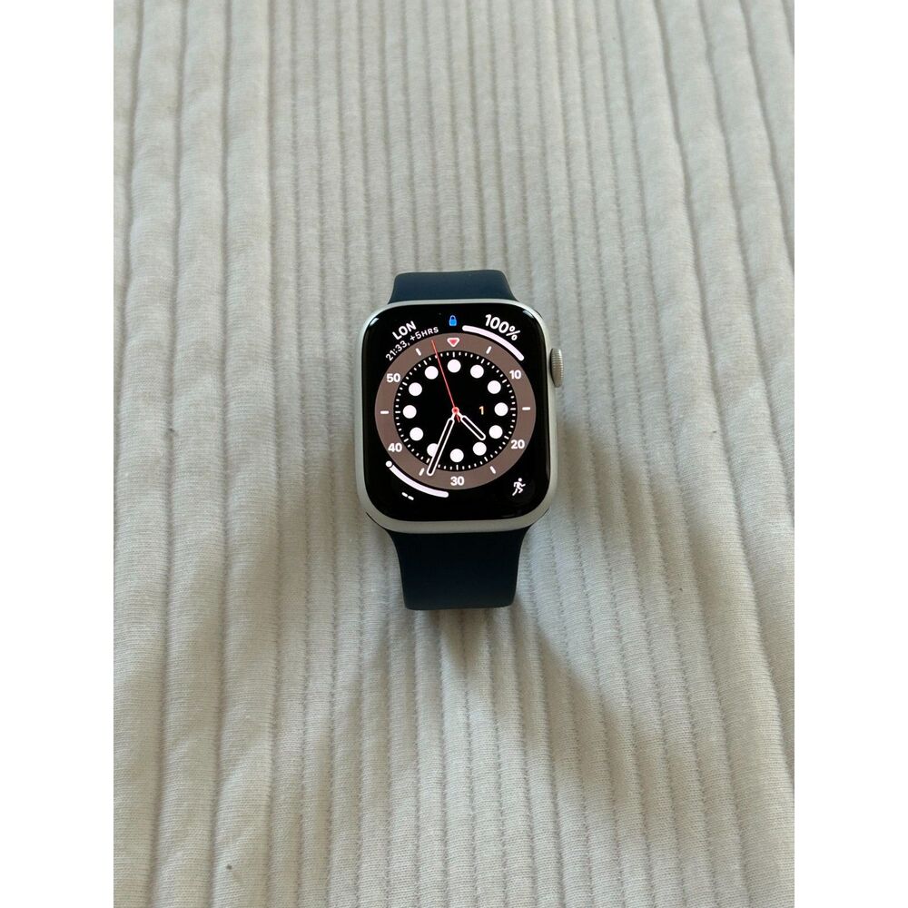 Apple Watch Series 9 (GPS) 45mm Silver Aluminum Case - M/L Band